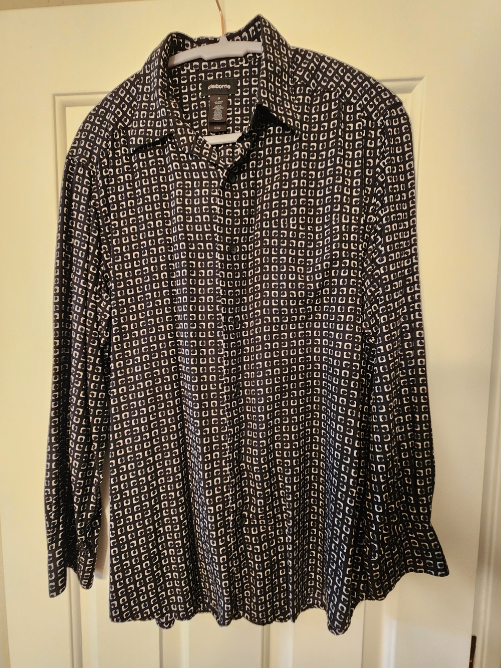 Claiborne Black and White Geometric Print Men's Medium Button-Down Shirt